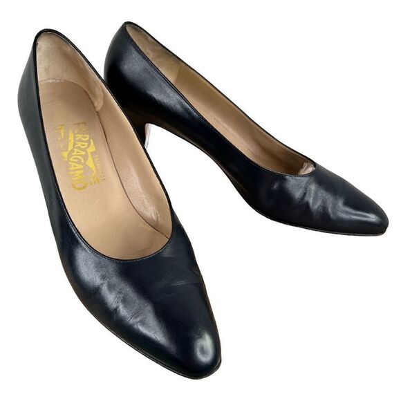SALVATORE FERRAGAMO Vintage Black Leather Slip-on Pumps Size 8.5 AA = Narrow Fit - Picture 2 of 12